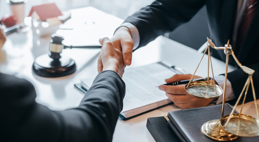 Abogados de oficio tambien representan legalmente